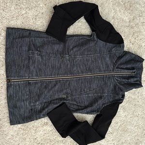 lululemon zip up jacket, size 6